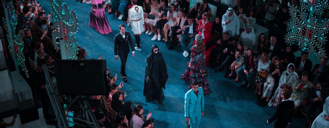 IN THE STEPS OF THE FASHION WEEK